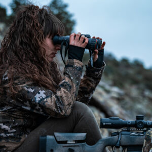 Prismáticos Visión Nocturna/Térmica  Multiespectro con telémetro + IR 850nm HABROK 4K HE25L HIKMICRO